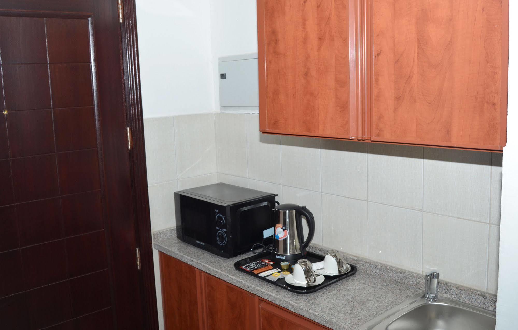 Al Khaleej Plaza Furnished Apartments Llc Ajman Exterior photo